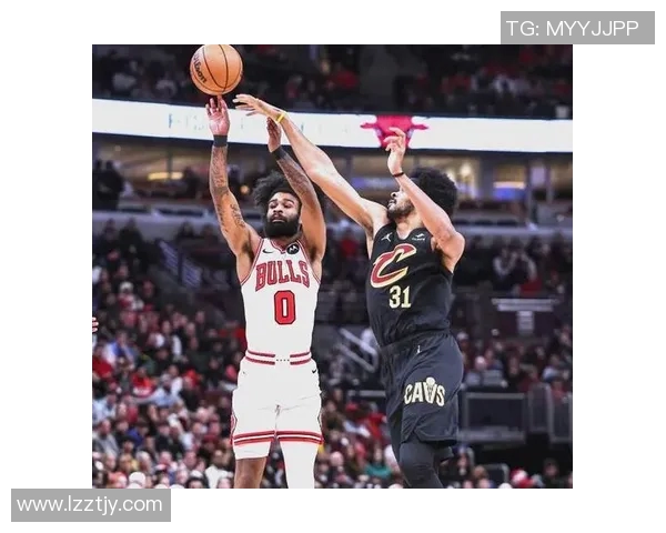 2019年黄蜂与热火激战回顾球场上的精彩瞬间与战术较量分析 2019年黄蜂与热火激战回顾球场上的精彩瞬间与战术较量分析