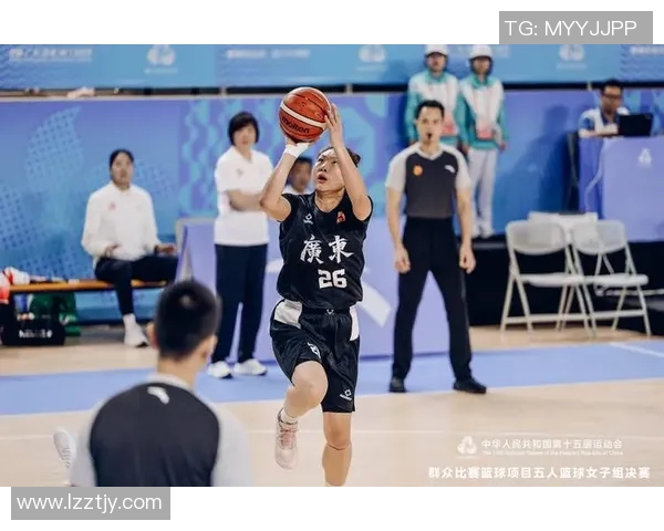 CBA精彩回顾深圳队与广东队激烈对决全场录像分析与精彩瞬间解读