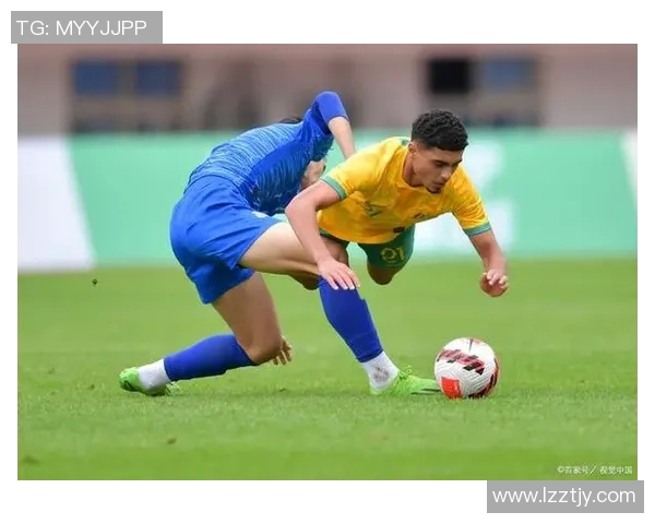 维迪斯与赫拉克的精彩对决揭示了足球战术与团队合作的完美结合 维迪斯与赫拉克的精彩对决揭示了足球战术与团队合作的完美结合