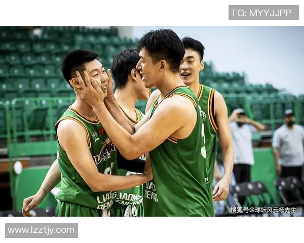 辽宁男篮迎战解放军队力争胜利展现团队实力与拼搏精神